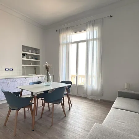 Appartamento Elegante In Villa Storica Sul Mare Garavan Exterior photo