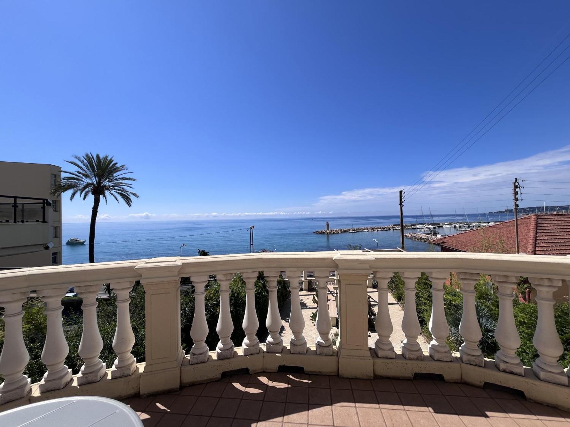 Apartment Elegante In Storica Sul Mare Garavan